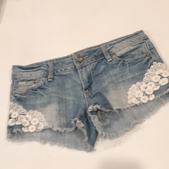 Hot Kiss | Blue Denim & Lace Jean Shorts - Picture 6 of 7